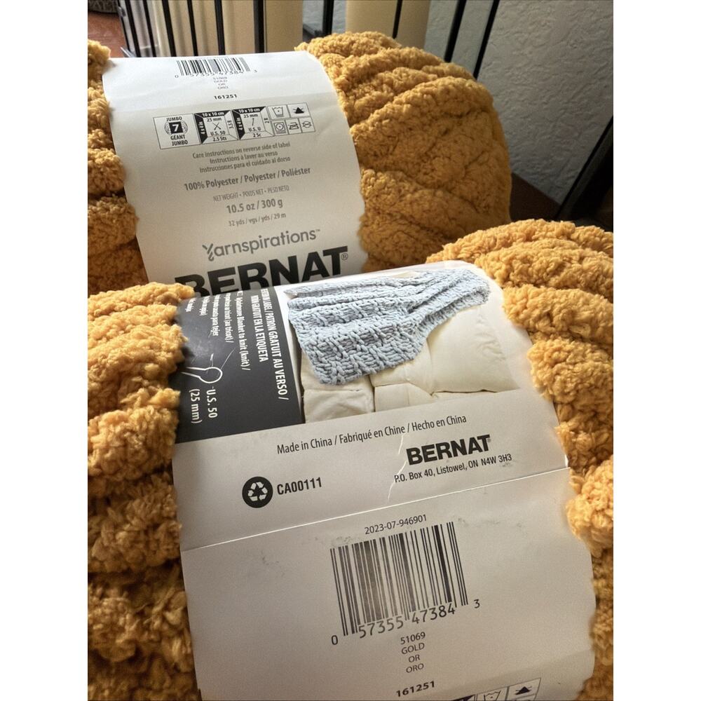 Bernat Burnt Musard blanket, yarn Gold/Oro 51069 4 Count - Picture 3 of 4
